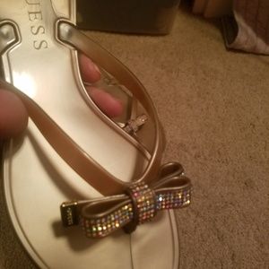 Guess flip flops